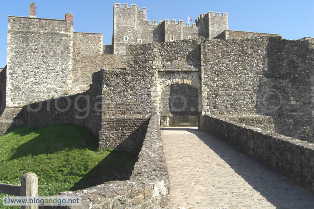 Entrance to the inner curtain wall